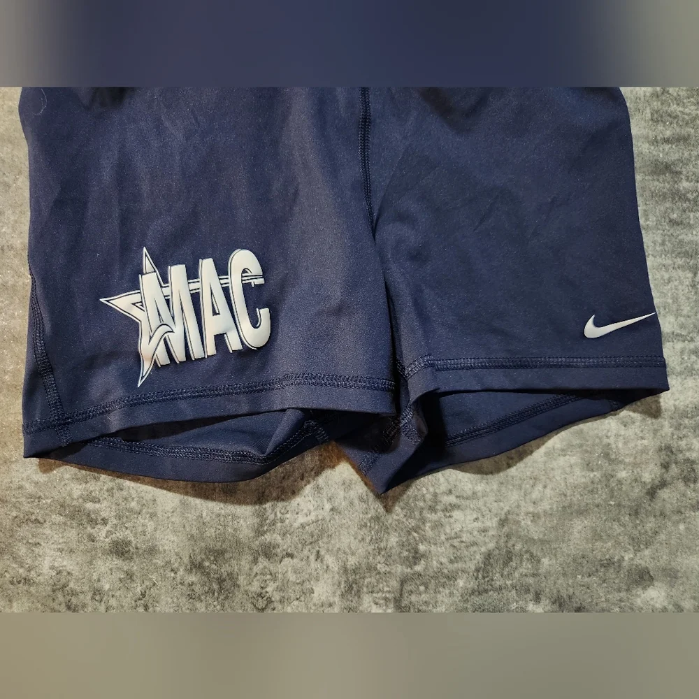 Nike pro shorts with logo on it - Picture 2 of 4